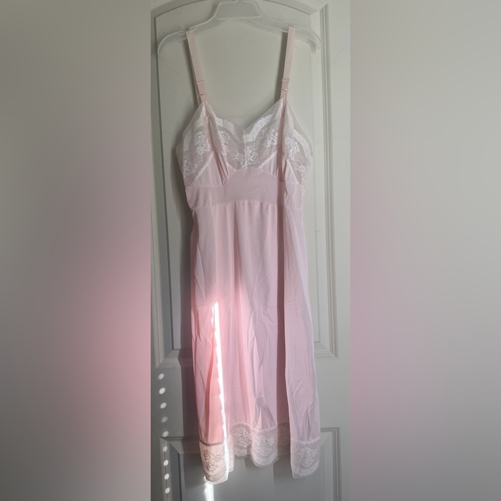 Slip pink 50s vintage Elegant Pink Lace trim Dress adjustable strap lightweight - Picture 2 of 14